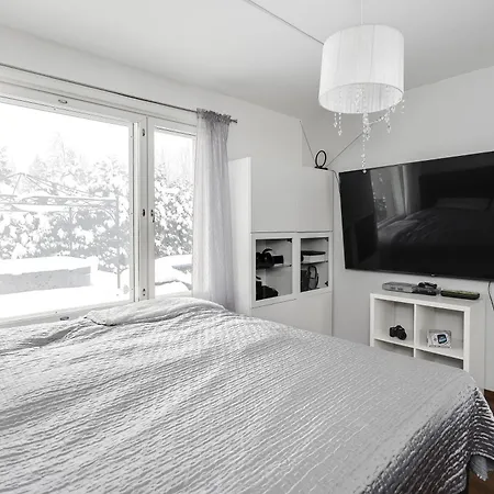 Cozy With Outside Jacuzzi & Sauna Espoo