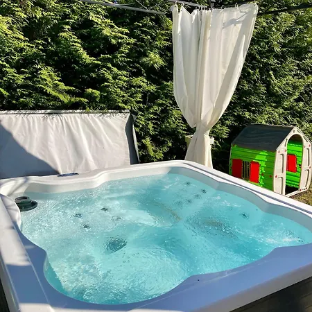 Cozy With Outside Jacuzzi & Sauna Lejlighed Espoo