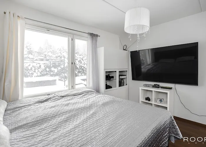 Cozy With Outside Jacuzzi & Sauna إسبو